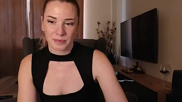 Snapshot of Sharon_Red chatting on 02.17.25 Sharon Red online show from 02.17.25