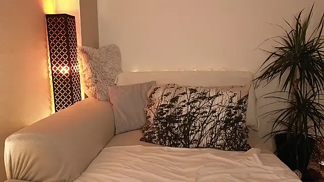 Snapshot of Sharon_Red chatting on 02.17.25 Sharon Red online show from 02.17.25