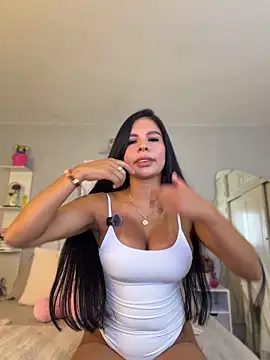 Elara Luxe online show from 05.15.26