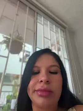 Snapshot of Elara_Luxe chatting on 07.04.26 Elara Luxe online show from 07.04.26