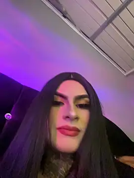 Snapshot of valen_lewiiz chatting on 05.19.26 valen lewiiz online show from 05.19.26