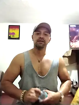 AlejoMoretti online show from 04.30.26