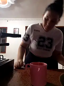 Snapshot of claabella chatting on 04.15.26 claabella online show from 04.15.26