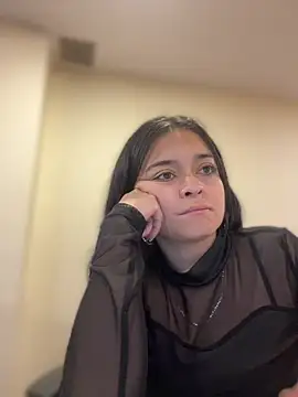 Snapshot of Selene__Ferrer chatting on 06.17.26 Selene Ferrer online show from 06.17.26