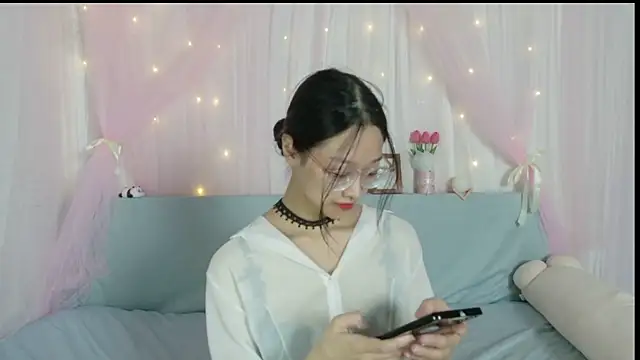 Snapshot of shy_pink_doll chatting on 07.31.26 shy pink doll online show from 07.31.26