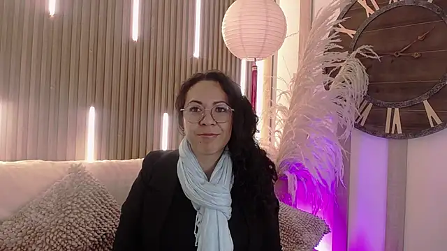 Snapshot of Velvet_Curly chatting on 05.12.26 Velvet Curly online show from 05.12.26