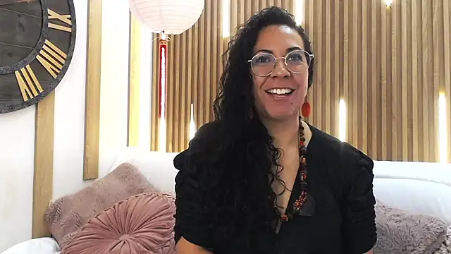 Snapshot of Velvet_Curly chatting on 06.22.26 Velvet Curly online show from 06.22.26