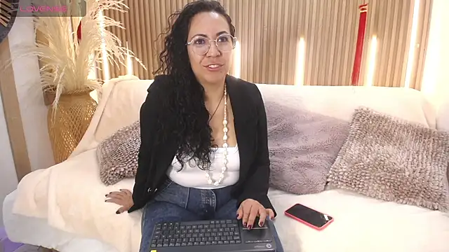 Snapshot of Velvet_Curly chatting on 07.02.26 Velvet Curly online show from 07.02.26