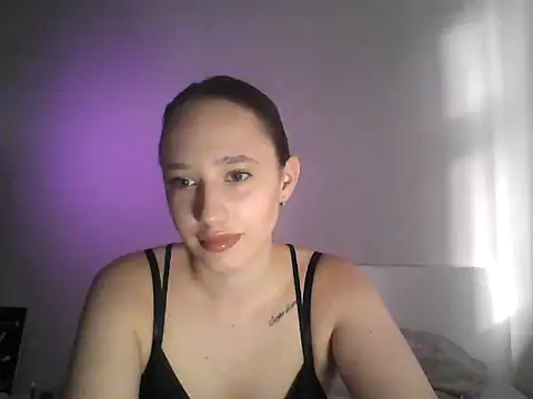 Snapshot of DarkMirel chatting on 04.21.26 DarkMirel online show from 04.21.26