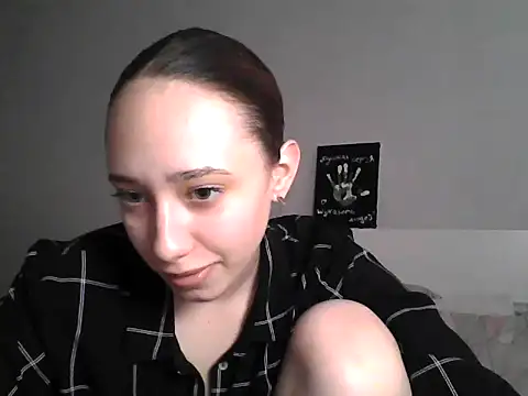 Snapshot of DarkMirel chatting on 05.07.26 DarkMirel online show from 05.07.26