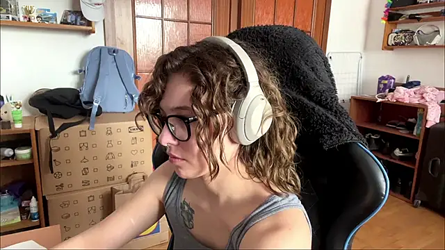 PillowPeachX online show from 05.15.26