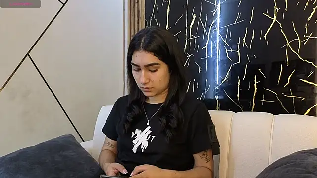 Snapshot of Julianas_pm chatting on 04.16.26 Julianas pm online show from 04.16.26