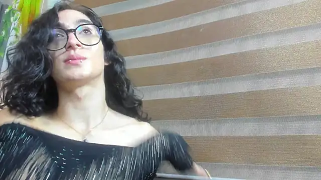 Snapshot of Shammy_rosse chatting on 06.14.26 Shammy rosse online show from 06.14.26