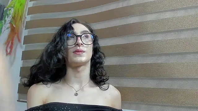 Snapshot of Shammy_rosse chatting on 06.22.26 Shammy rosse online show from 06.22.26