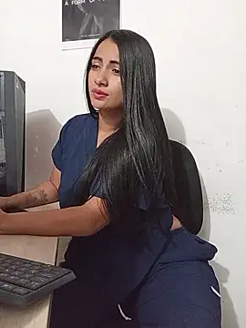 Snapshot of DaniellaGiraldo chatting on 06.23.26 DaniellaGiraldo online show from 06.23.26