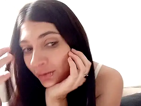 Snapshot of Sassygyrl chatting on 04.25.26 Sassygyrl online show from 04.25.26