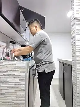 Snapshot of ian_charmboy chatting on 04.15.26 ian charmboy online show from 04.15.26