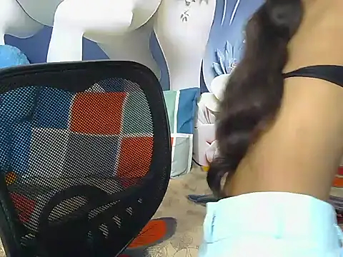 Snapshot of hot-nisha35 chatting on 05.01.26 hot-nisha35 online show from 05.01.26