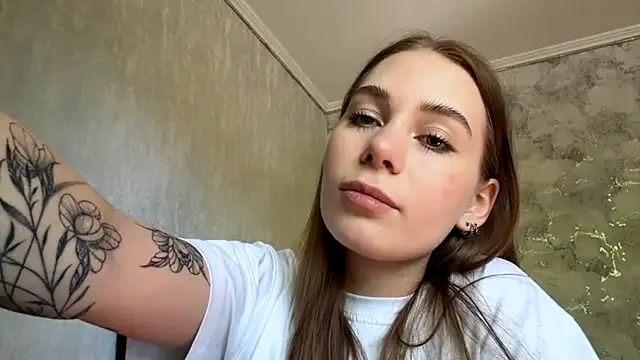 FlufyRabbit online show from 04.15.26