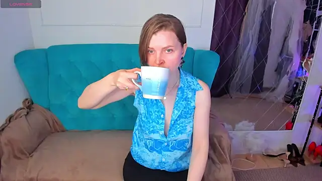 Snapshot of Liza__Evans chatting on 05.28.26 Liza Evans online show from 05.28.26