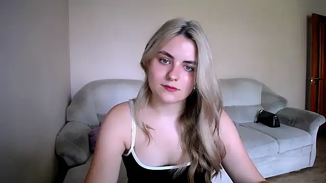 Snapshot of _shy_sabrina__ chatting on 07.04.26 shy sabrina online show from 07.04.26