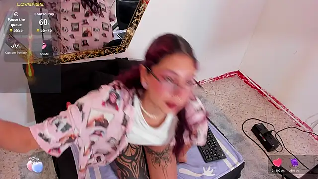 Snapshot of alejita_machado chatting on 04.27.26 alejita machado online show from 04.27.26