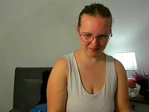Snapshot of RoseTeacherX chatting on 04.29.26 RoseTeacherX online show from 04.29.26