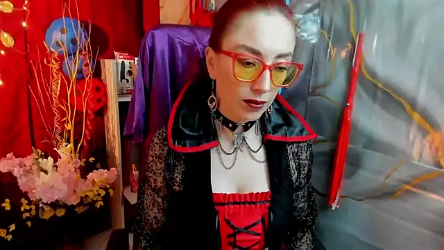Snapshot of Queenscarlettsecret chatting on 07.13.26 Queenscarlettsecret online show from 07.13.26