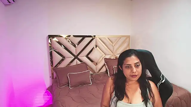 Bianca Royale online show from 04.15.26