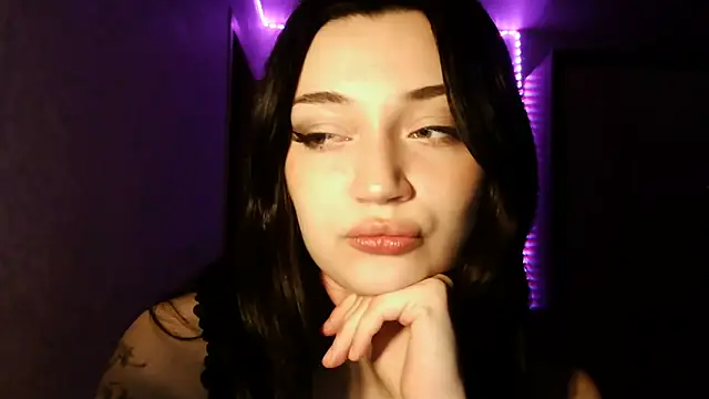 Snapshot of babelillian chatting on 04.15.26 babelillian online show from 04.15.26