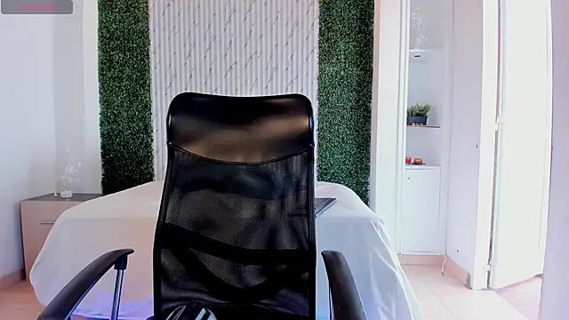 Chloee Hill online show from 05.07.26