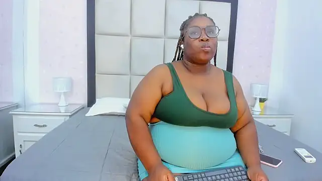 Snapshot of TreisyVixen chatting on 07.04.26 TreisyVixen online show from 07.04.26