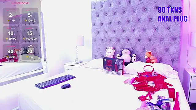 Snapshot of Zoe_M00n chatting on 07.14.26 Zoe M00n online show from 07.14.26