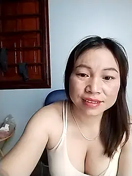 Snapshot of Cong2211 chatting on 04.24.26 Cong2211 online show from 04.24.26