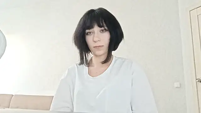 Snapshot of HalinaDoniel chatting on 04.15.26 HalinaDoniel online show from 04.15.26