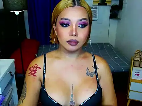 Snapshot of LovelyVictoriaTs chatting on 04.15.26 LovelyVictoriaTs online show from 04.15.26