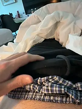 Snapshot of wittinger chatting on 04.15.26 wittinger online show from 04.15.26