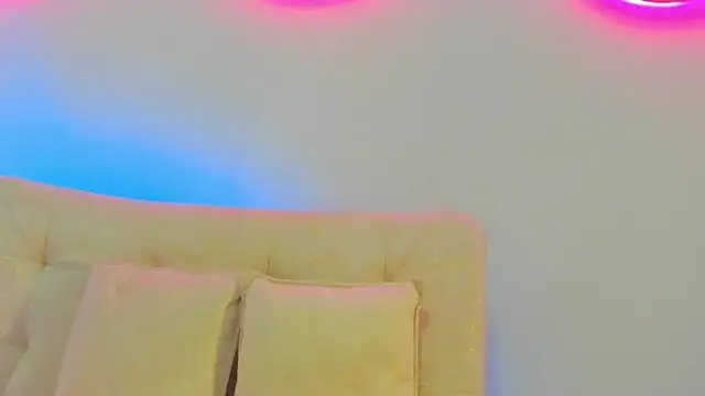 Snapshot of VenusBlazzer chatting on 05.17.26 VenusBlazzer online show from 05.17.26