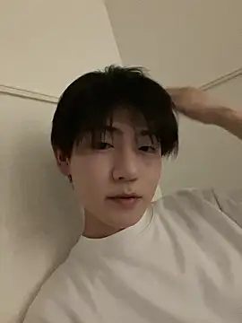 Snapshot of XRIIX chatting on 04.16.26 XRIIX online show from 04.16.26