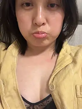 Snapshot of Faye-baby chatting on 04.16.26 Faye-baby online show from 04.16.26