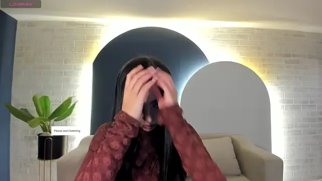 Snapshot of PaulineSanz chatting on 05.18.26 PaulineSanz online show from 05.18.26