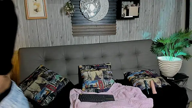 Luna  Cortez online show from 05.05.26