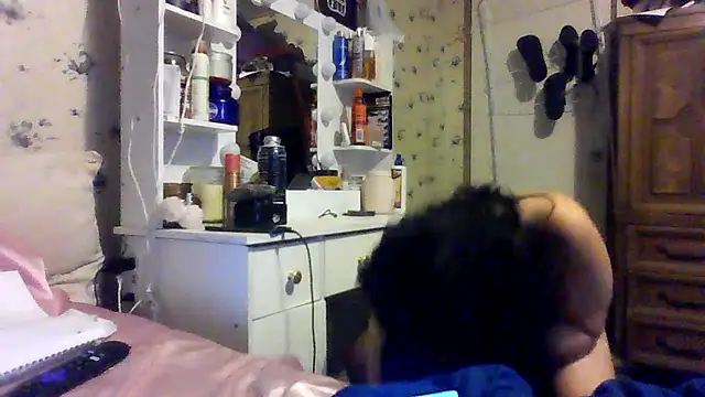 Snapshot of gagqueen2026 chatting on 04.24.26 gagqueen2026 online show from 04.24.26