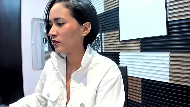 Snapshot of Scarleth-Foxx chatting on 06.19.26 Scarleth-Foxx online show from 06.19.26