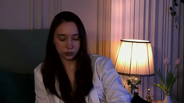 Snapshot of Suzaneey chatting on 06.19.26 Suzaneey online show from 06.19.26
