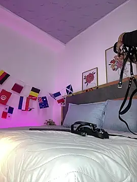 Jenifer Lux online show from 07.06.26