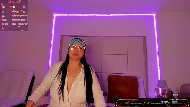 Snapshot of Agatha_Atenea11 chatting on 05.01.26 Agatha Atenea11 online show from 05.01.26