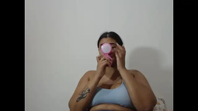 Snapshot of zaphiro_skye chatting on 06.19.26 zaphiro skye online show from 06.19.26
