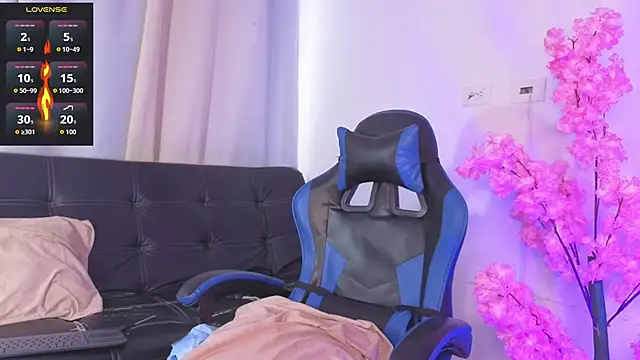 sary hott  online show from 04.17.26