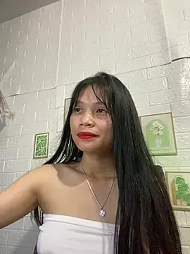 Snapshot of -Lucie-e chatting on 05.31.26 -Lucie-e online show from 05.31.26